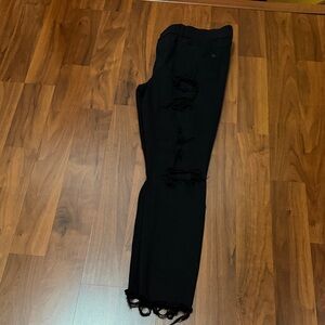 Black Distressed Women’s Jeans